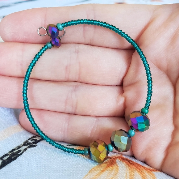 Beautiful Sea Green Glass Bead Trio of Bracelets - Picture 4 of 8
